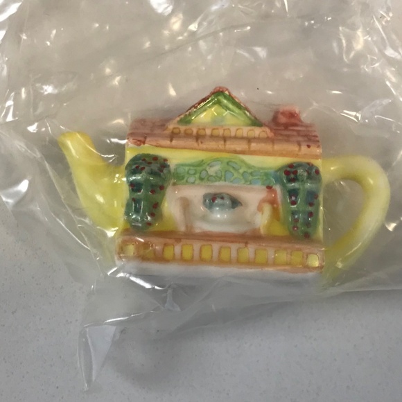 Red Rose 1997 Complete Roseville Series Teapot Figurine Collection Set of 8 NIP - Picture 5 of 10